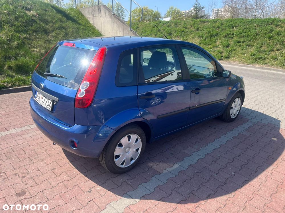 Ford Fiesta 1.3 Trend - 21