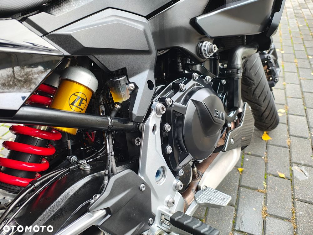 BMW XR - 19