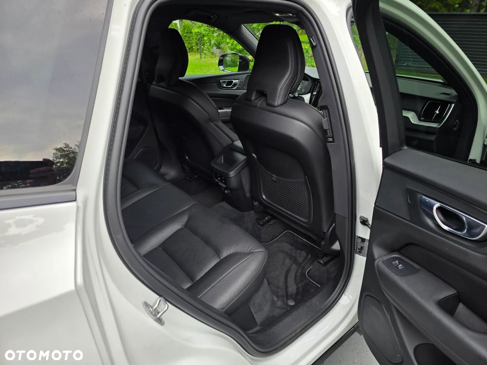 Volvo XC 60 B5 B R-Design - 30