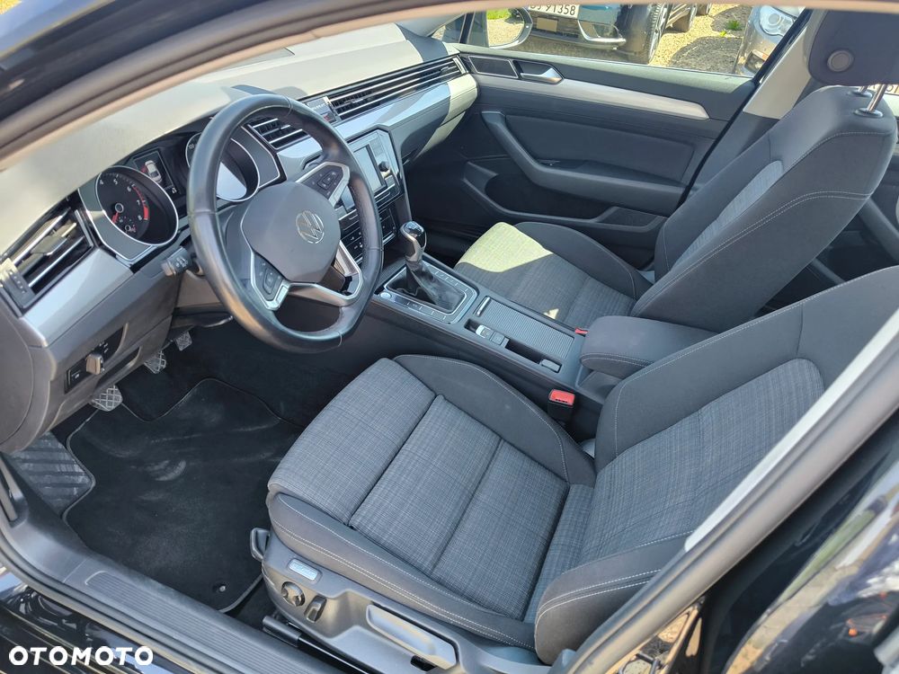 Volkswagen Passat - 15
