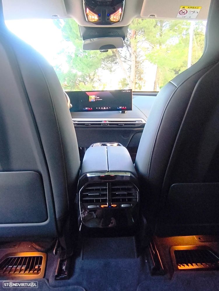 BMW iX xDrive40 - 12