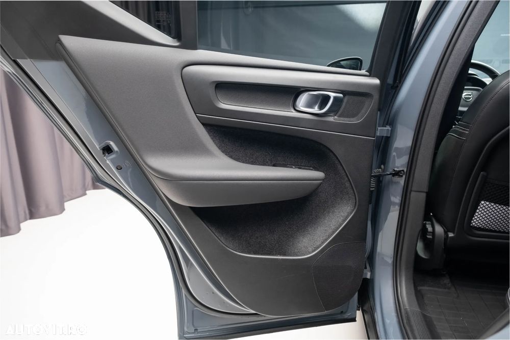 Volvo XC 40 B4 B AWD Geartronic RDesign - 18