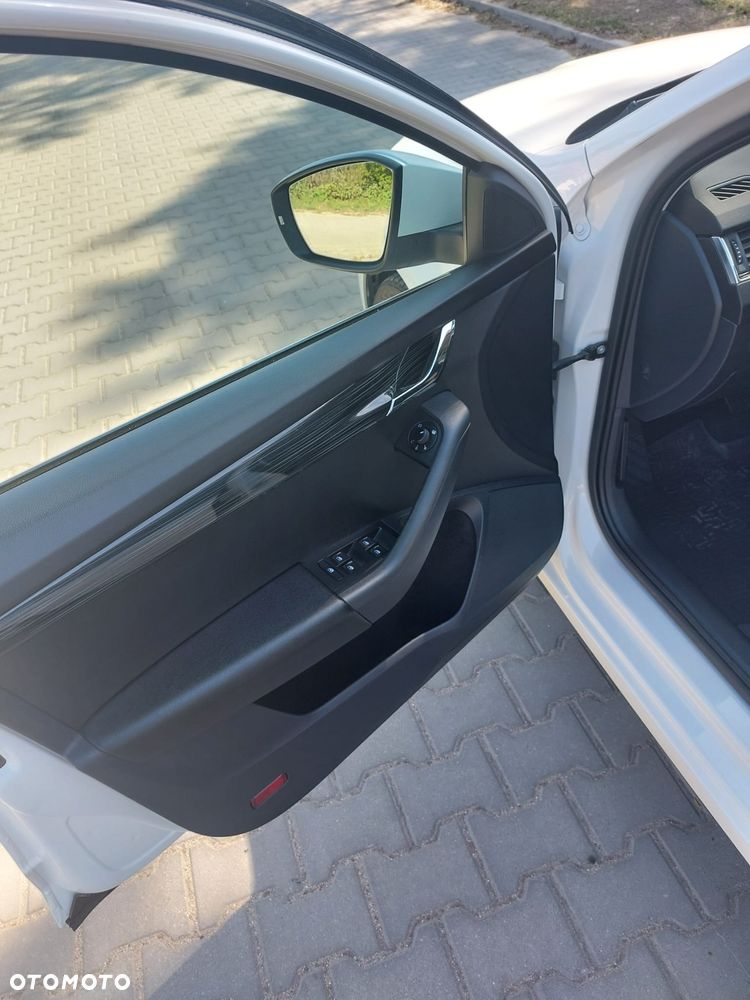 Skoda Octavia 2.0 TDI Style DSG - 8