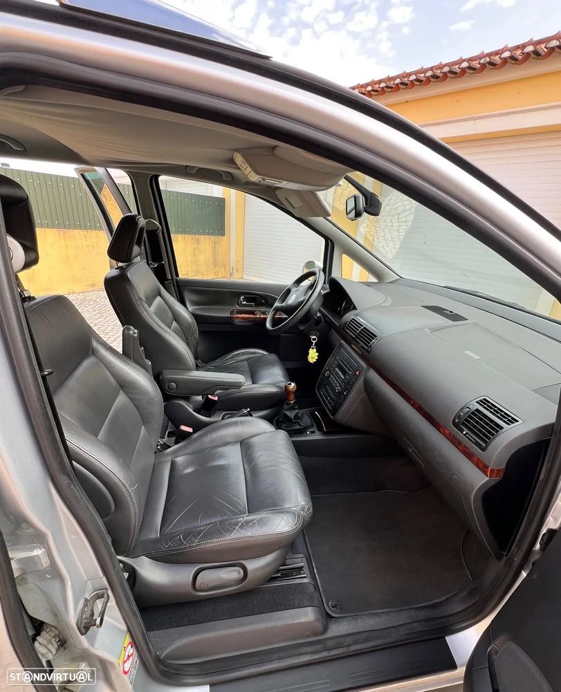 VW Sharan 2.0 TDi Highline - 14