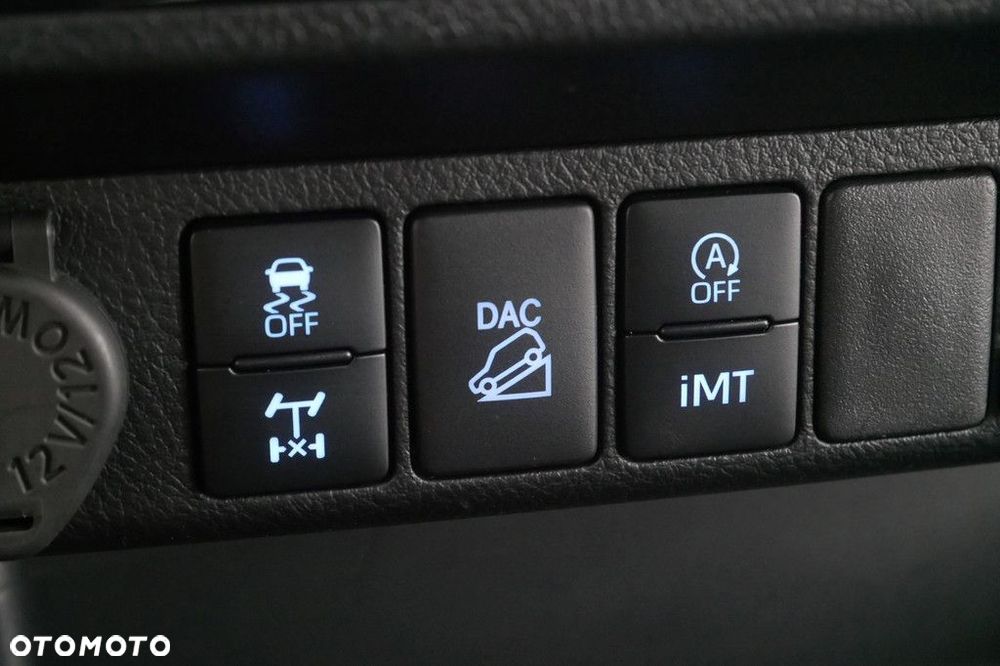 Toyota Hilux 2.8 D-4D Double Cab SR5 4x4 - 26