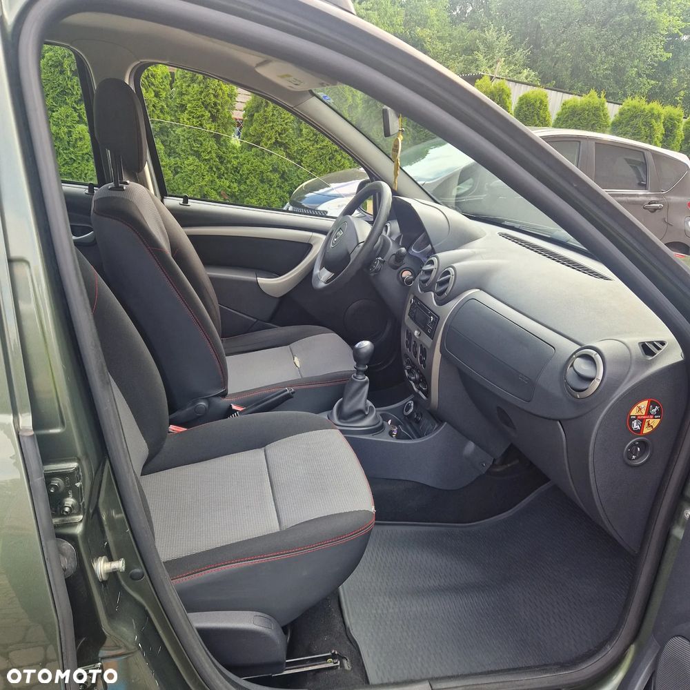 Dacia Duster 1.6 Laureate 4x4 - 4