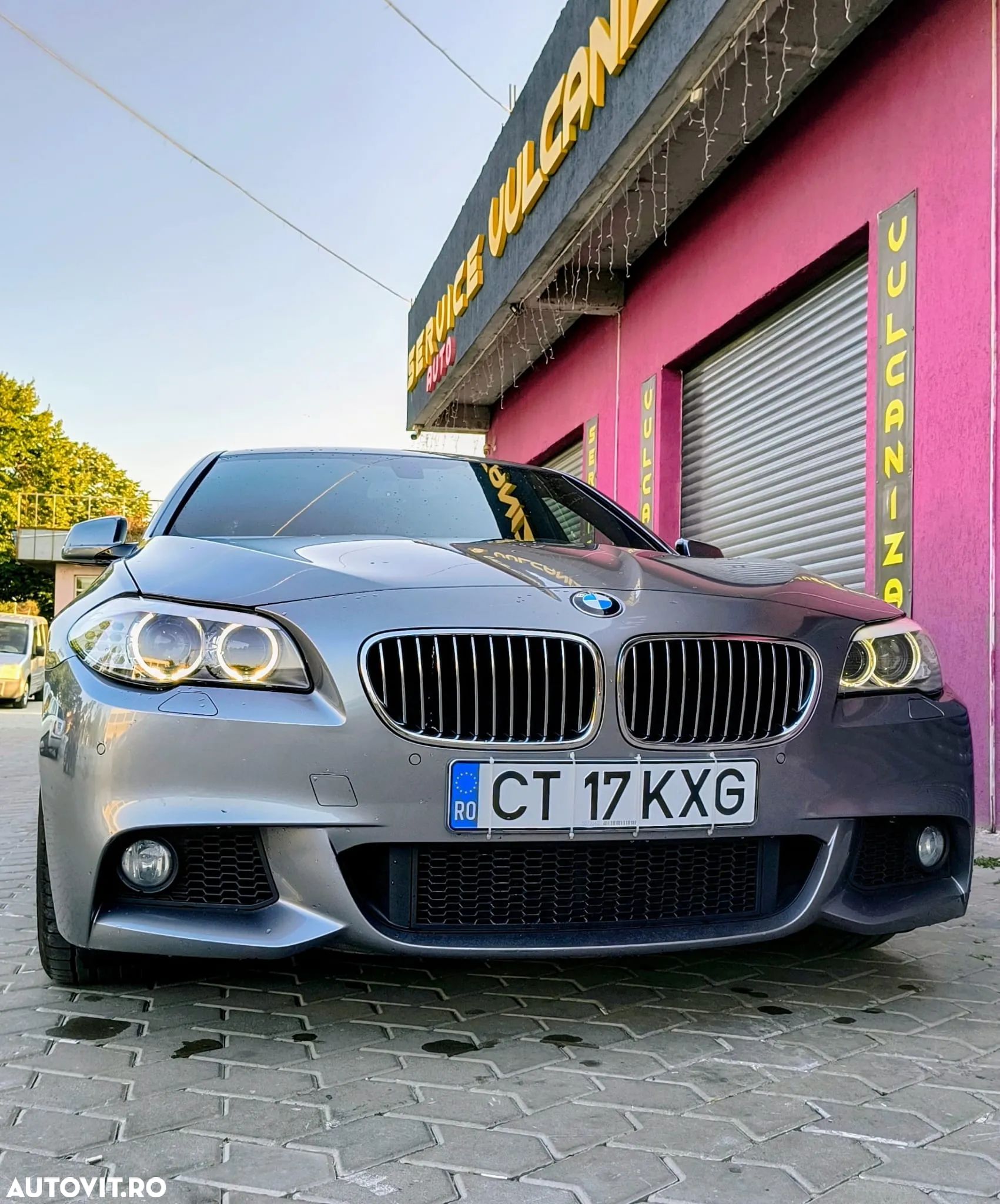 BMW Seria 5 520i Sport-Aut. - 1
