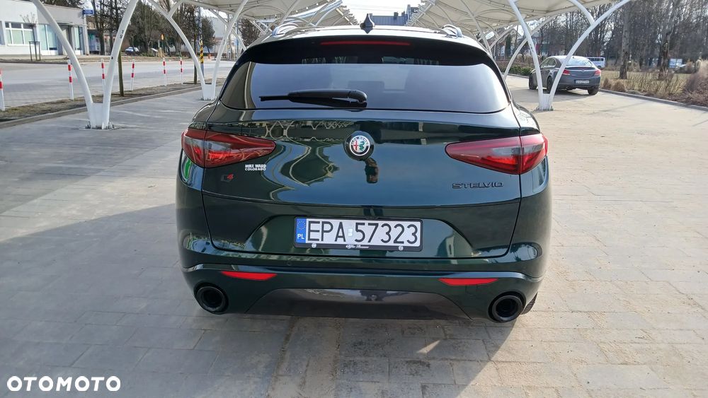 Alfa Romeo Stelvio 2.0 Turbo 16V AT8-Q4 Ti - 16