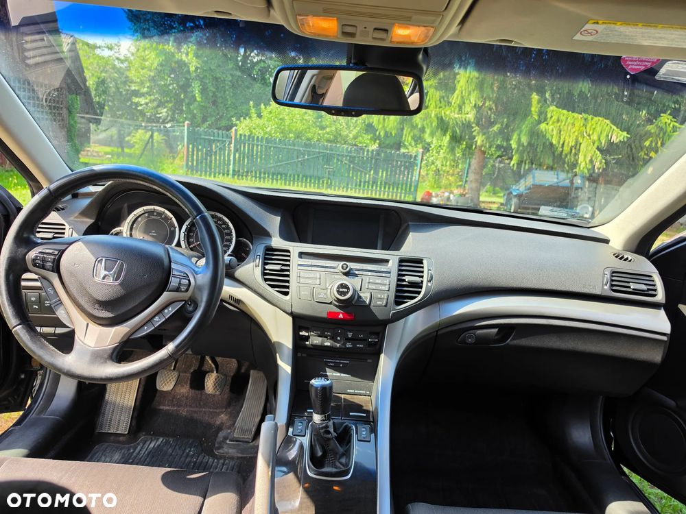 Honda Accord 2.0 Executive Nav - 19