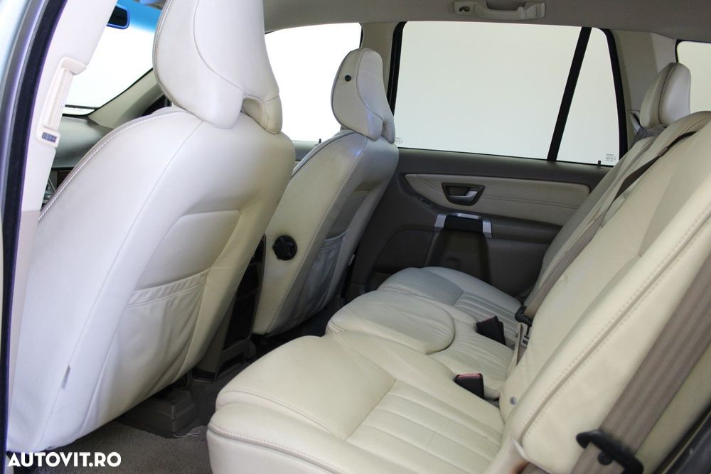 Volvo XC 90 - 9