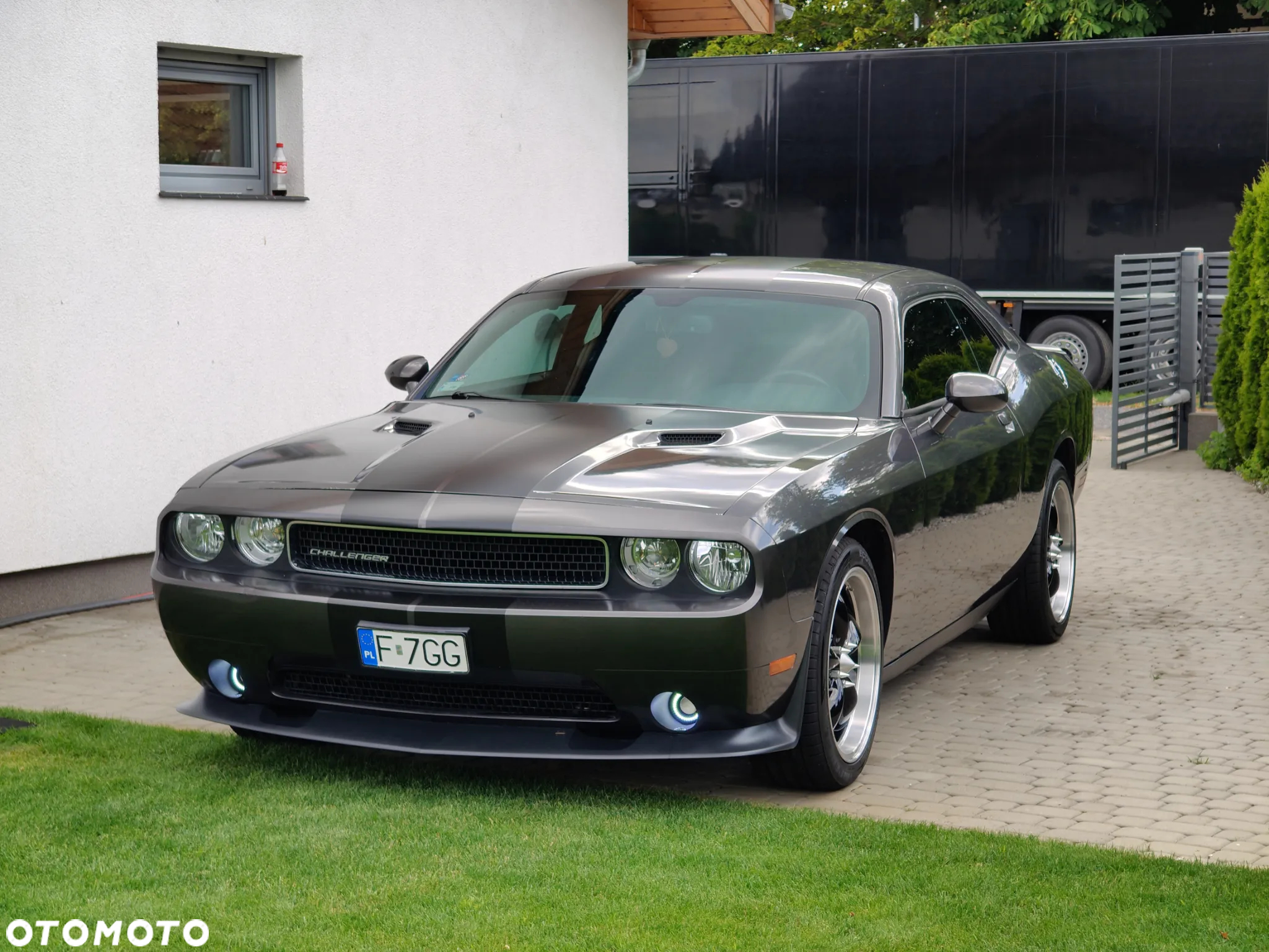 Dodge Challenger - 13