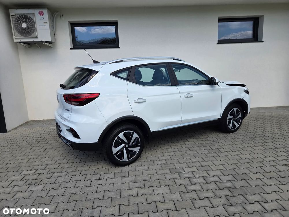 MG ZS - 17