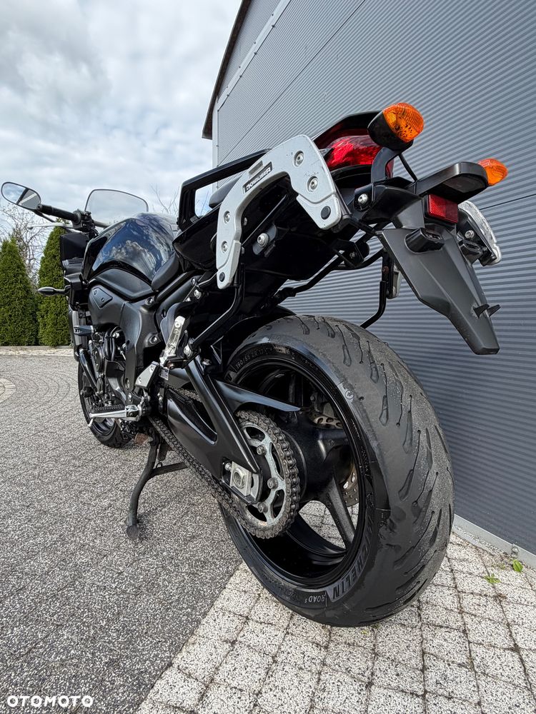Yamaha FZ - 23