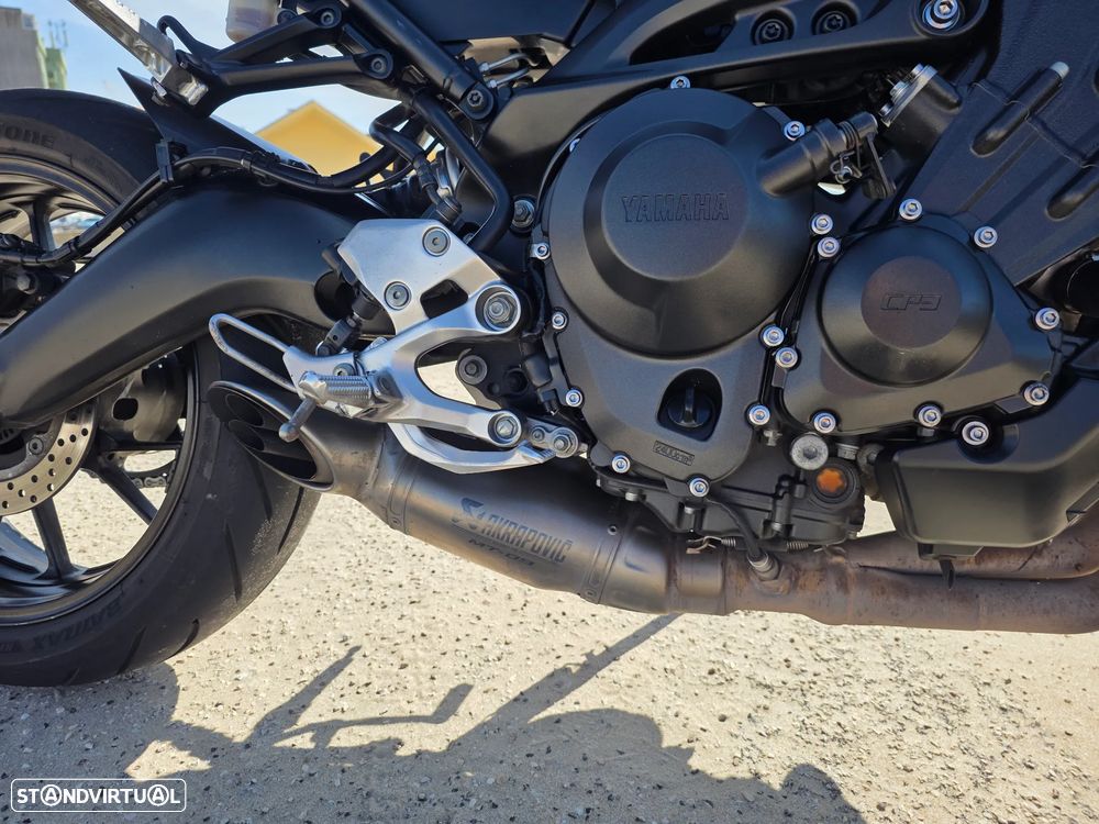 Yamaha XSR 900 - 10