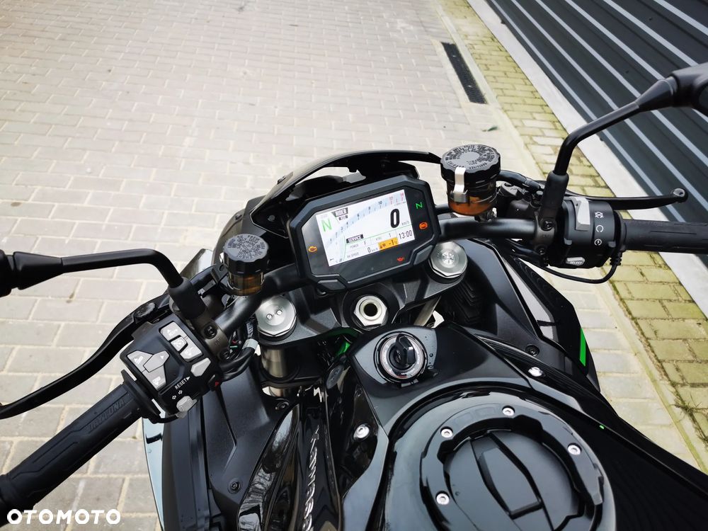 Kawasaki H2 - 31