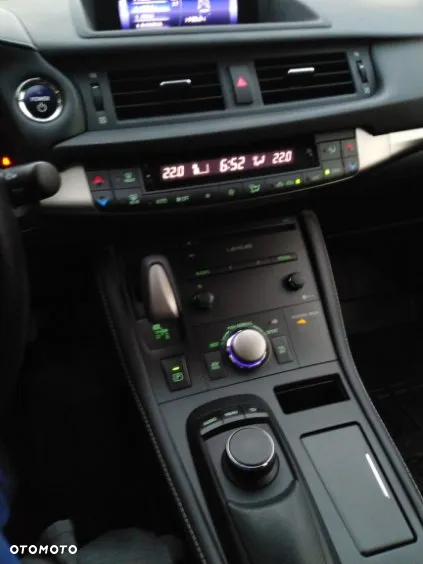 Lexus CT - 8