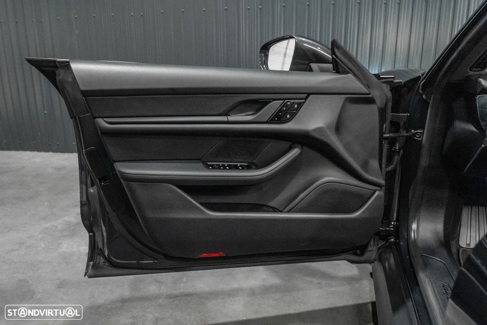 Porsche Taycan Standard - 19