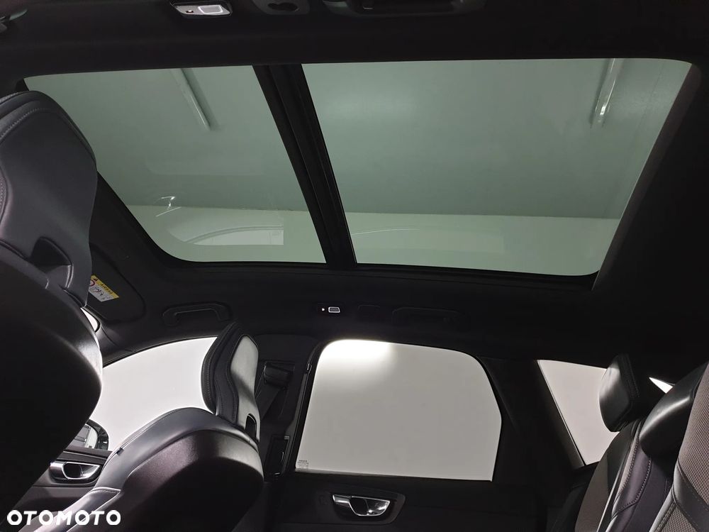 Volvo XC 60 B4 D AWD Geartronic RDesign - 27