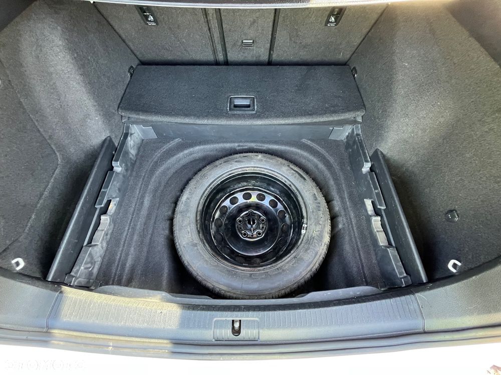 Volkswagen Golf 1.6 TDI BMT Comfortline - 28