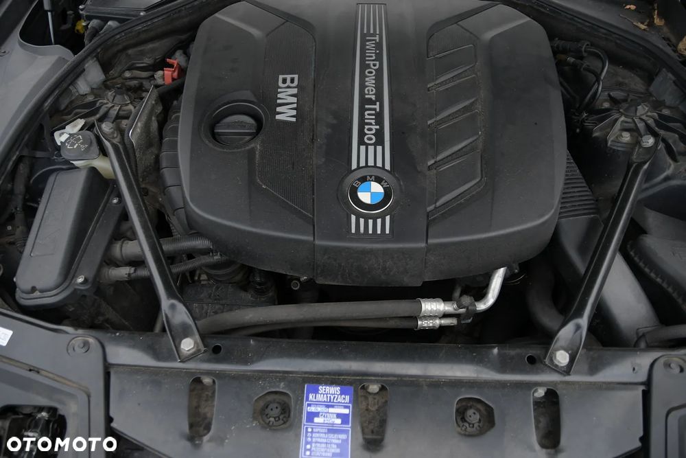 BMW Seria 5 525d - 36