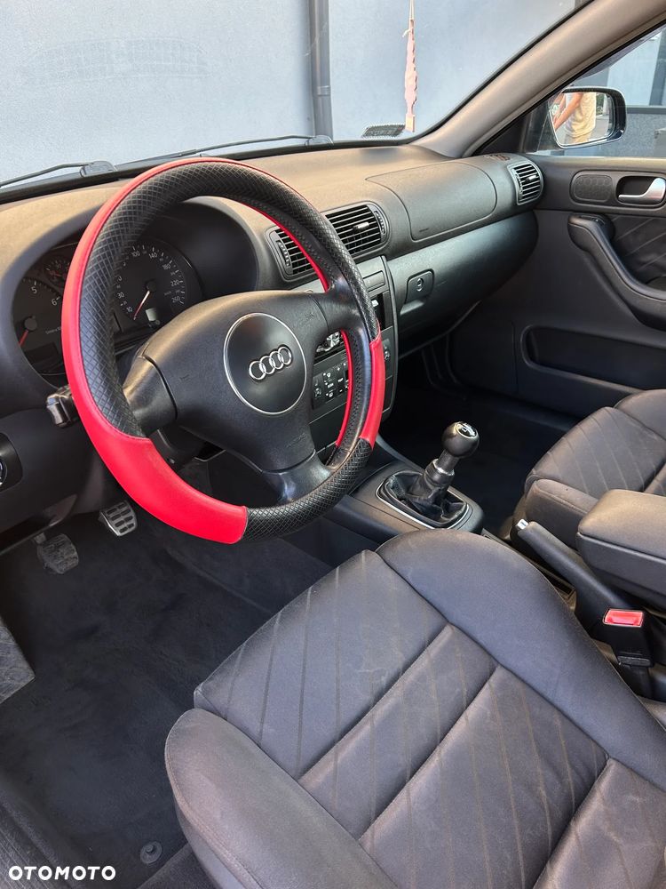 Audi A3 Sportback 1.6 Ambiente - 16