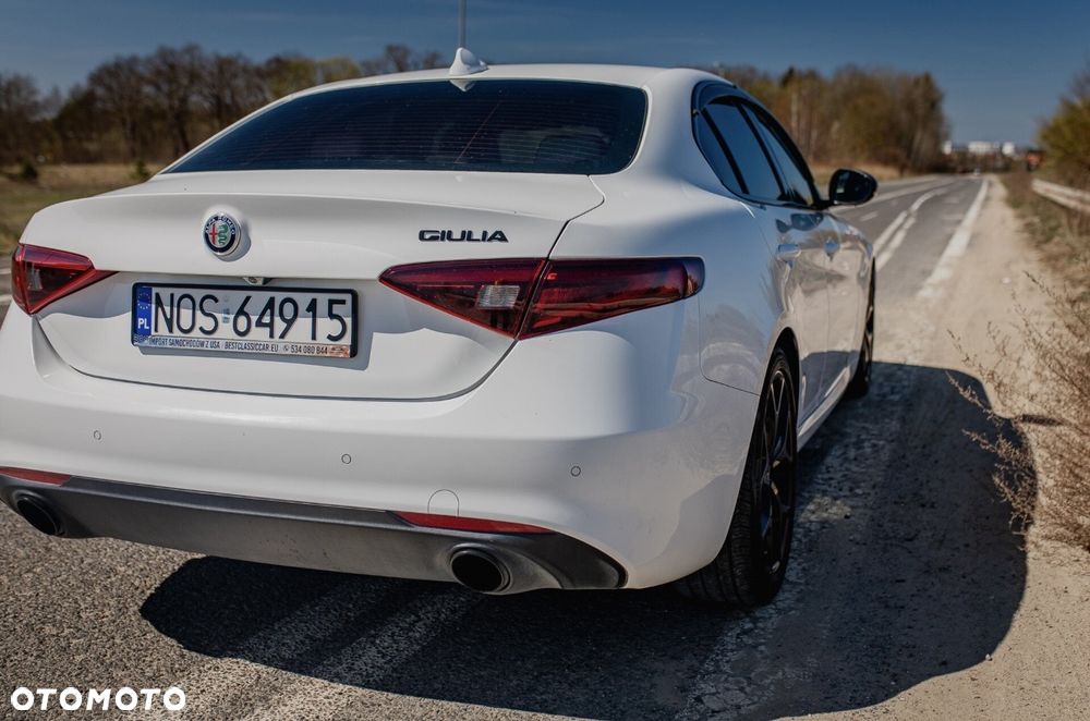 Alfa Romeo Giulia - 13