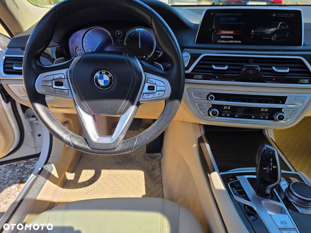 BMW Seria 7 740Li Edition Exclusive - 12