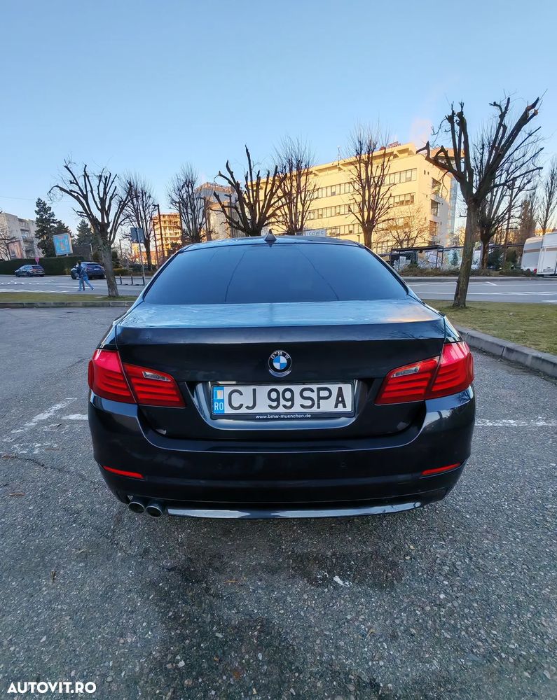 BMW Seria 5 520d Aut. - 11