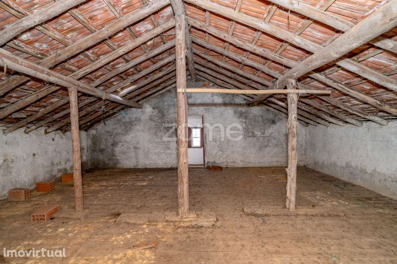 Moradia com Anexos, Terreno e Poço – Carvalhal de Azóia | Soure - Grande imagem: 4/17