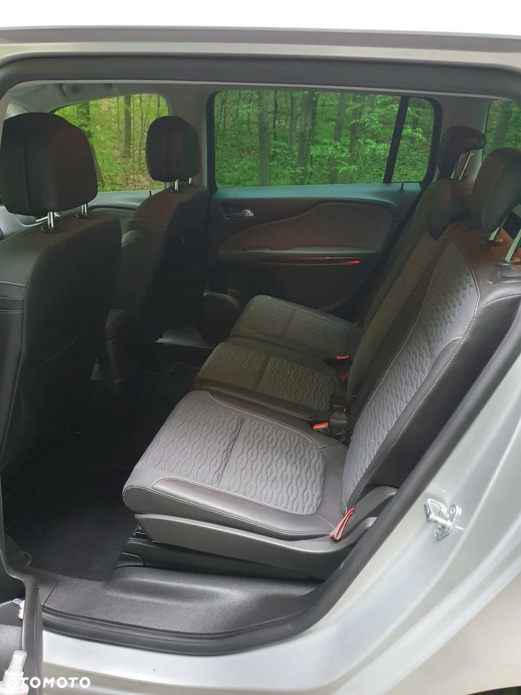 Opel Zafira - 9