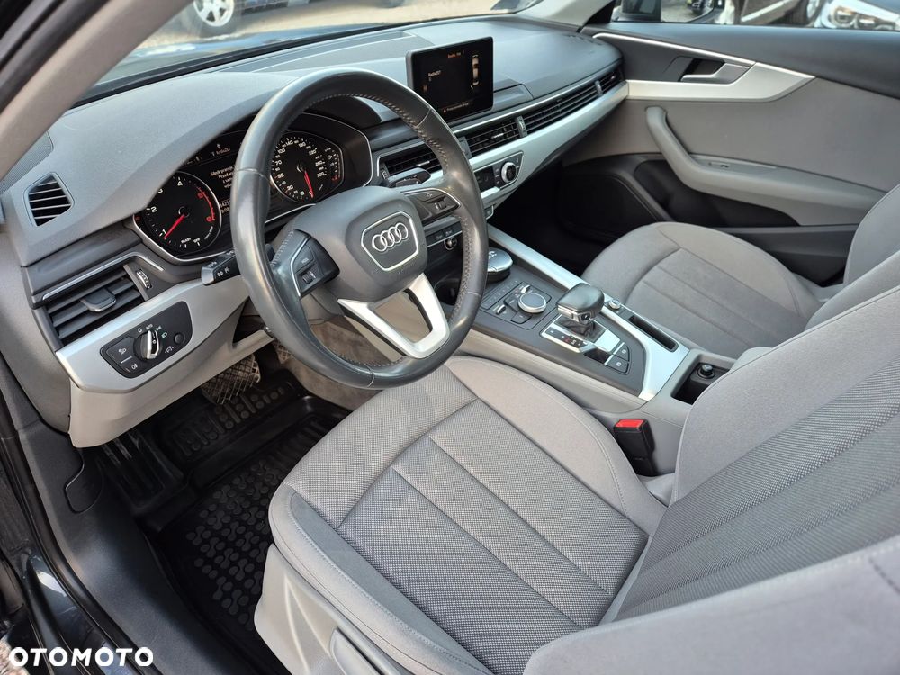 Audi A4 Limousine - 26