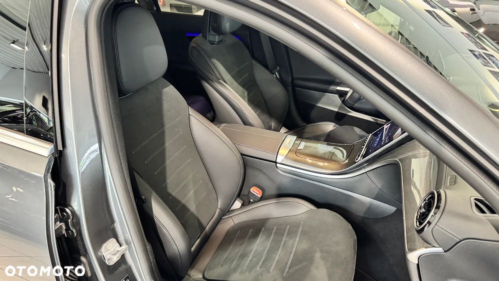 Mercedes-Benz Klasa C 300 e PHEV 4-Matic AMG - 32