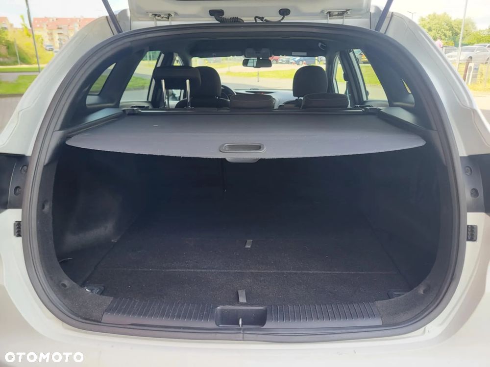 Kia Ceed 1.6 CRDi 136 DCT ISG SW GT Line - 13