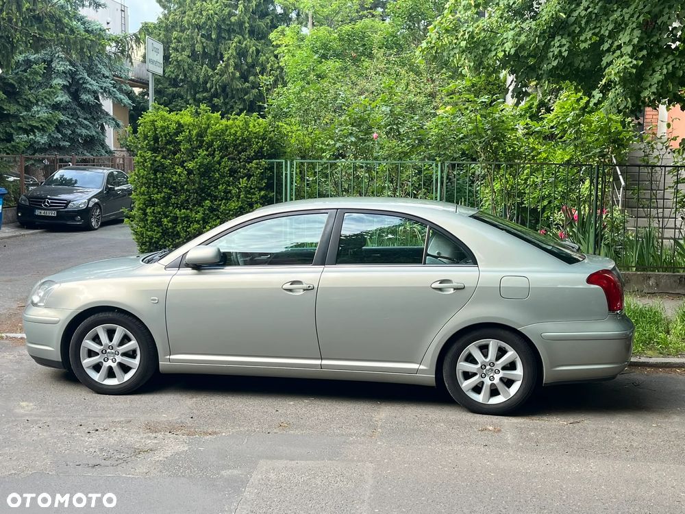 Toyota Avensis 1.8 VVT-i Sol - 18