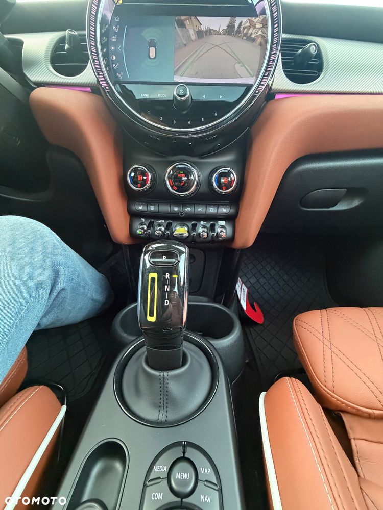 MINI Cooper SE Essential Trim - 25