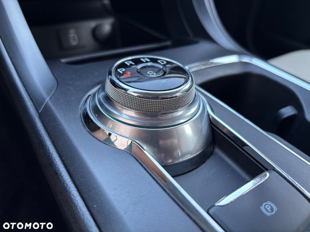 Ford Fusion 2.0 EcoBoost Titanium - 37