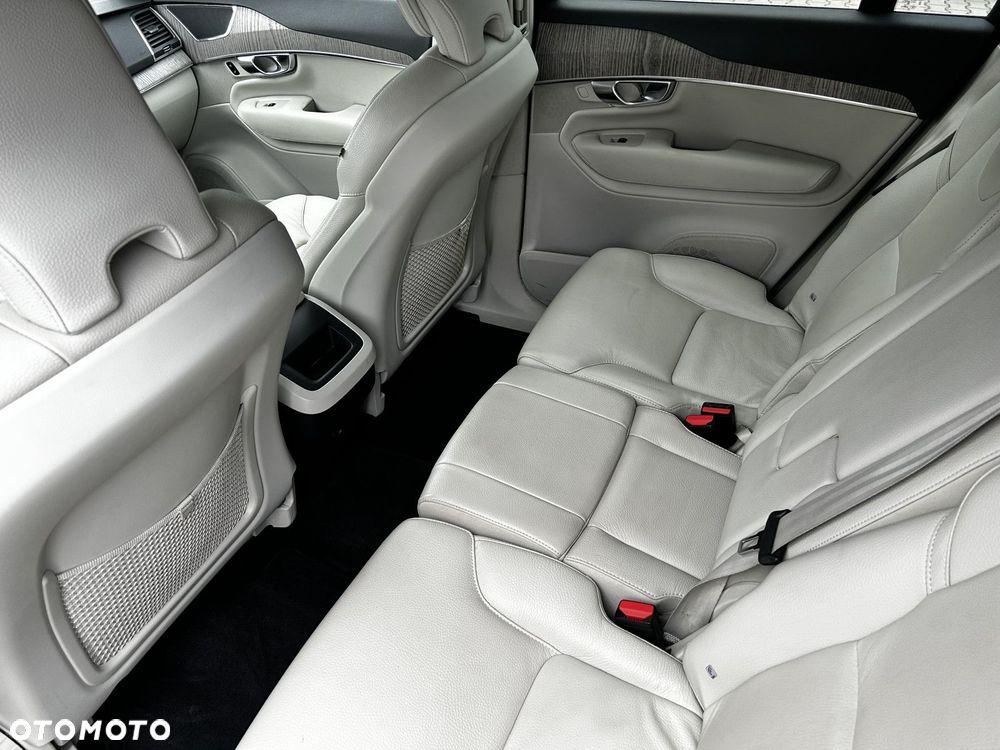 Volvo XC 90 - 26