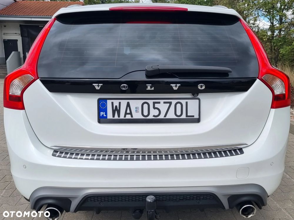 Volvo V60 D6 AWD Plug-in Hybrid R-Design Summum - 14