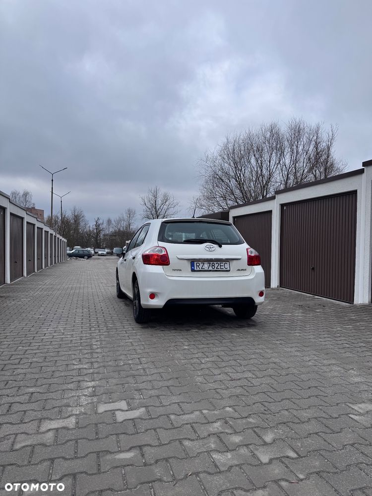 Toyota Auris 1.4 D-4D 2010 - 3