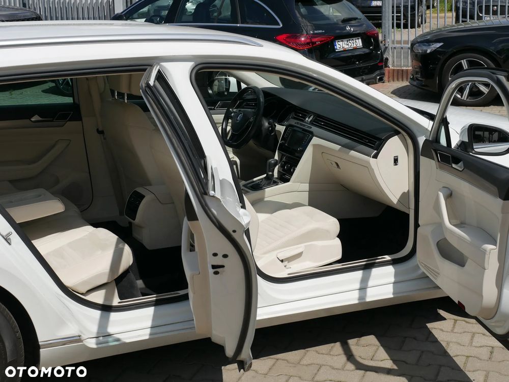 Volkswagen Passat Variant 2.0 TDI SCR DSG Highline - 12