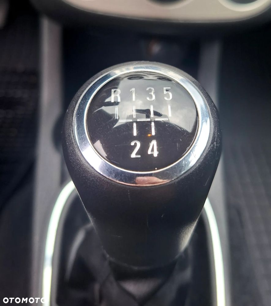 Opel Corsa 1.2 16V - 8