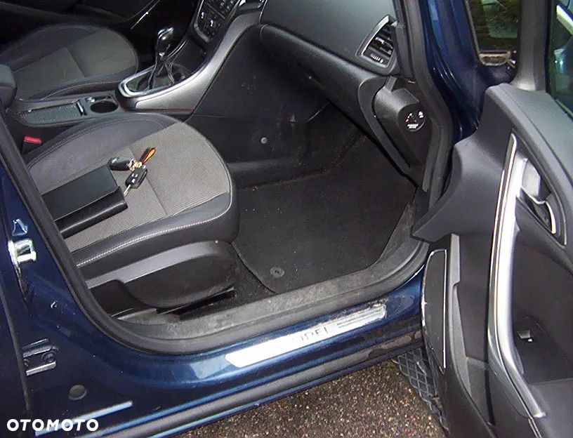 Opel Astra 1.4 Turbo Sports Tourer - 16