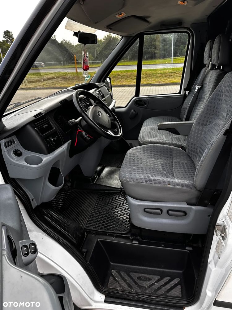 Ford Transit - 13