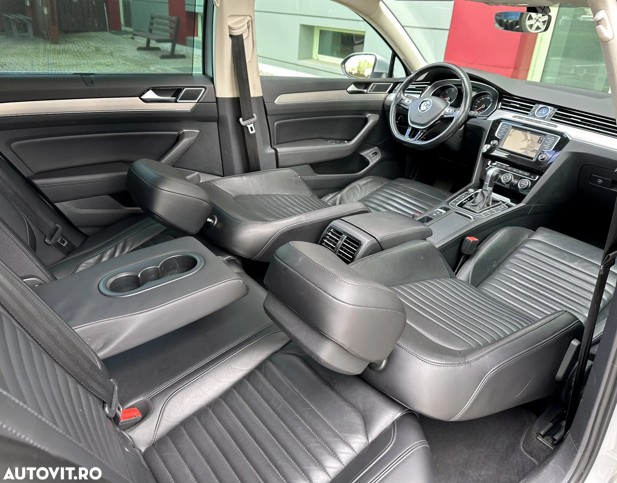 Volkswagen Passat - 11