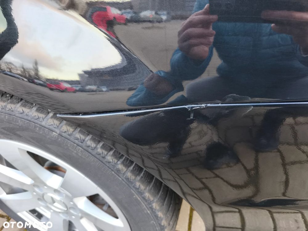 Mercedes-Benz Klasa C 180 CGI BlueEff Avantgarde - 19