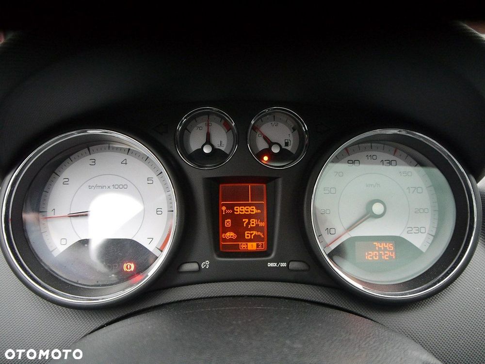 Peugeot 308 1.6 Premium - 18