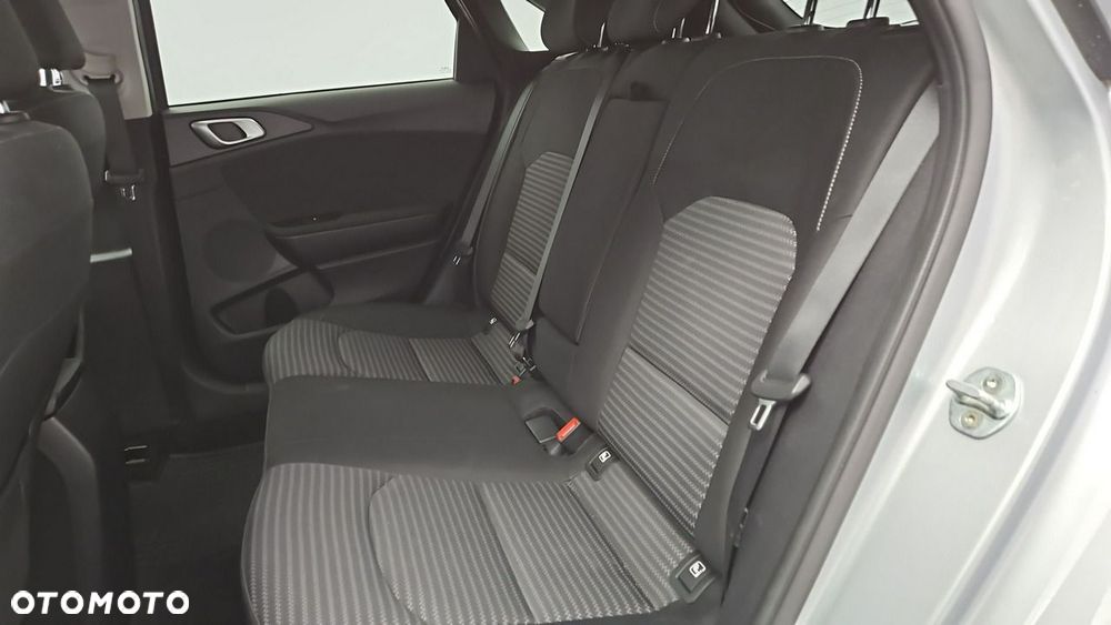 Kia Ceed 1.5 T-GDI M - 23
