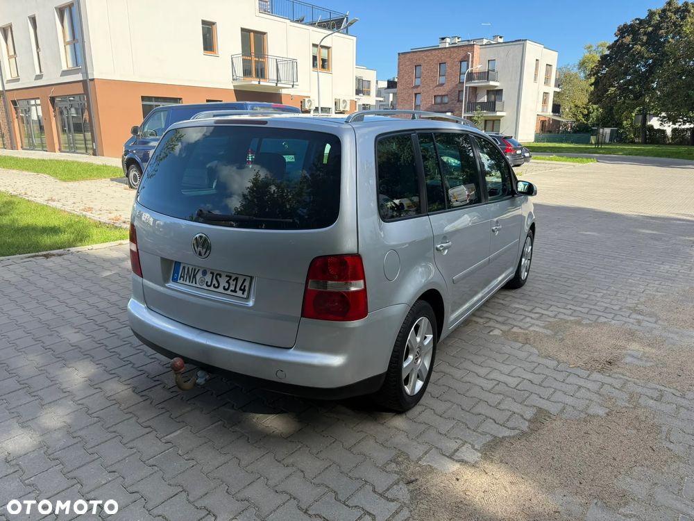 Volkswagen Touran 2.0 TDI Trendline - 6