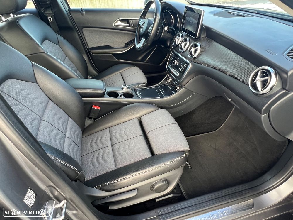 Mercedes-Benz GLA 180 d Urban Aut. - 12