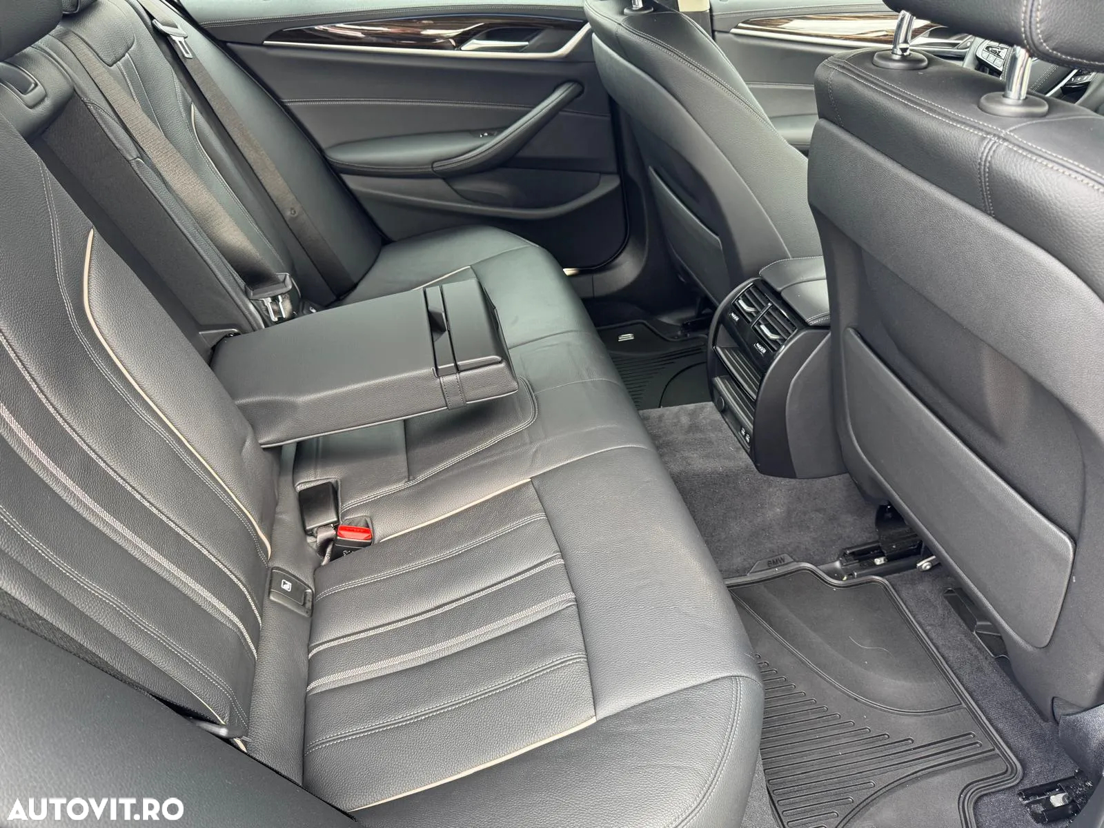 BMW Seria 5 530e xDrive Aut. Luxury Line - 12